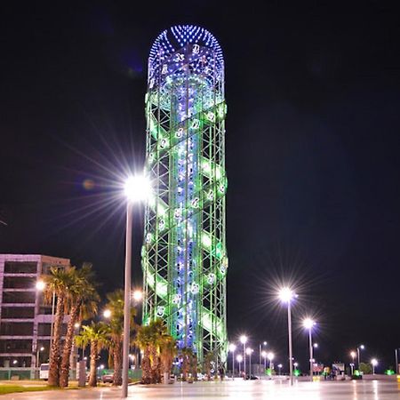 Viva Blue Batumi Aparthotel Exterior foto