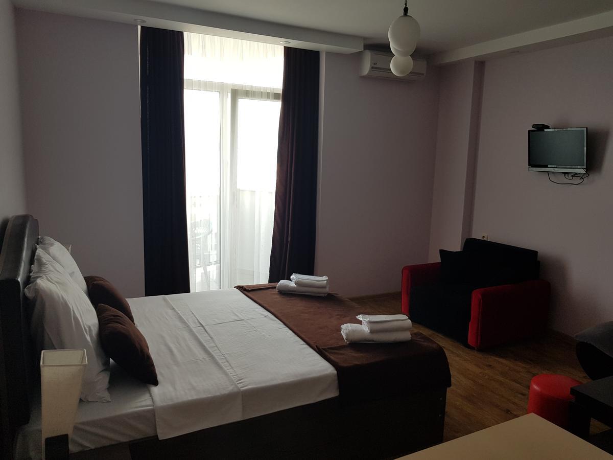 Viva Blue Batumi Aparthotel Exterior foto